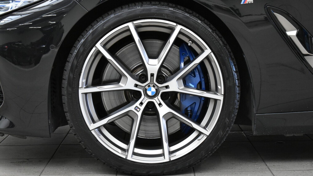 BMW Serii 8, 850