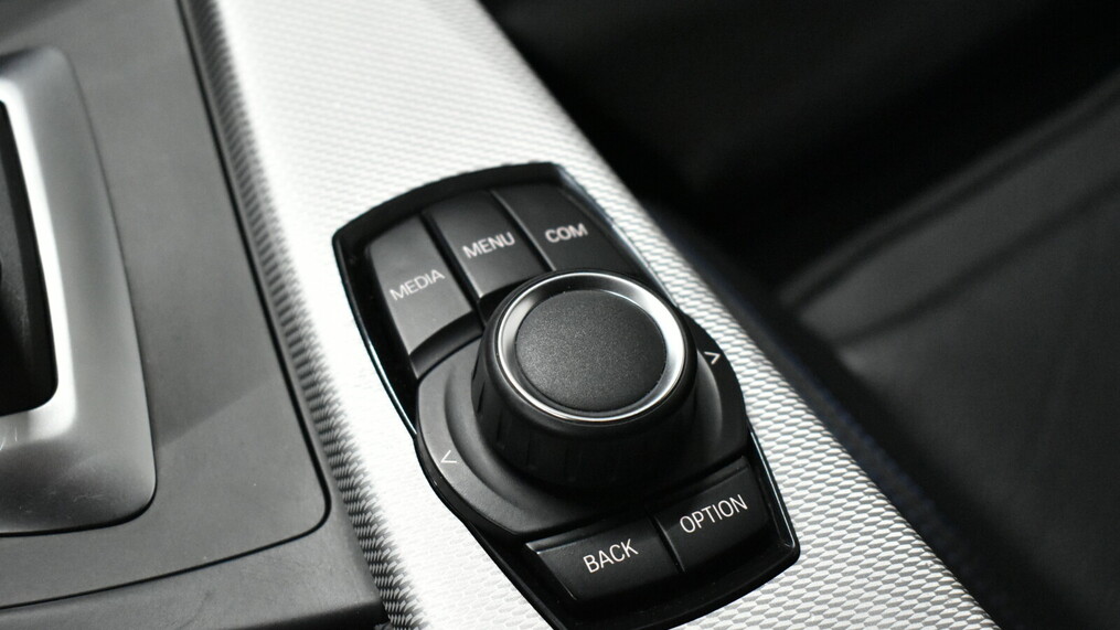 BMW Serii 3, 320