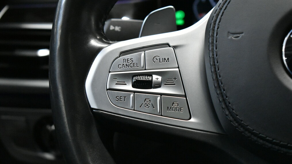 BMW Serii 7, 750