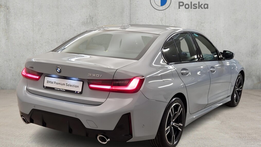 BMW Serii 3, 330