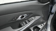 miniaturka - BMW Serii 3, 330