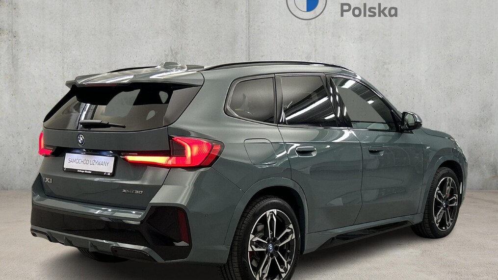 BMW iX1