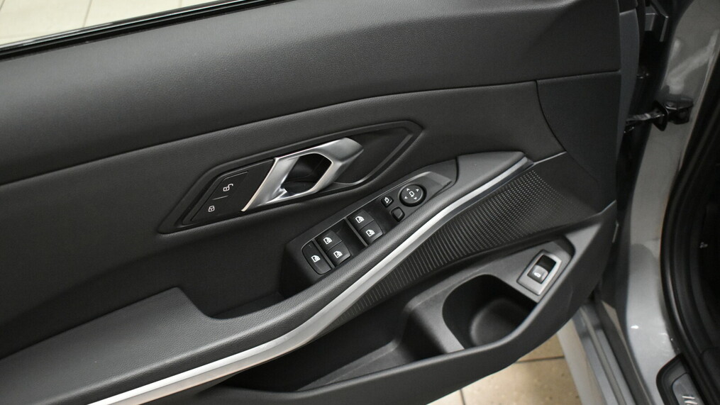 BMW Seria 3 330