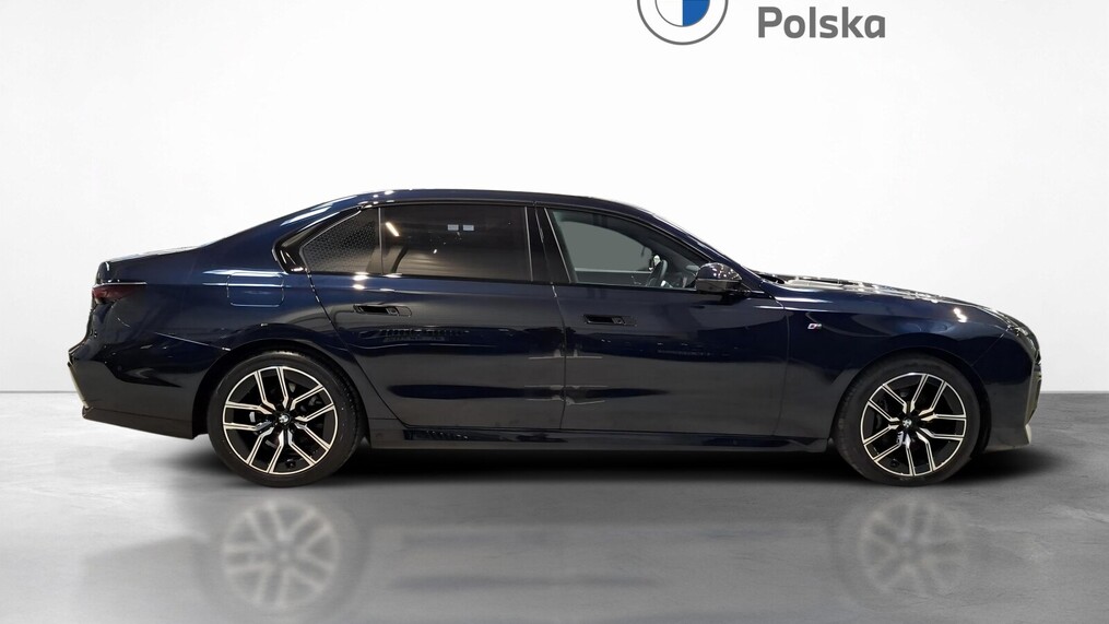 BMW Serii 7, 740