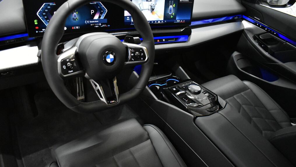 BMW Serii 5, 520