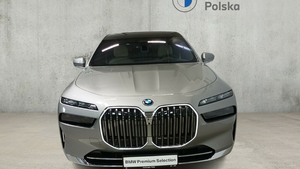 BMW Serii 7, 750