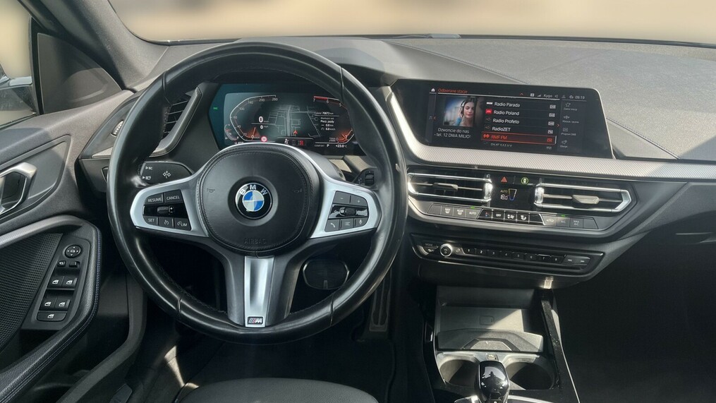 BMW Seria 2, 218