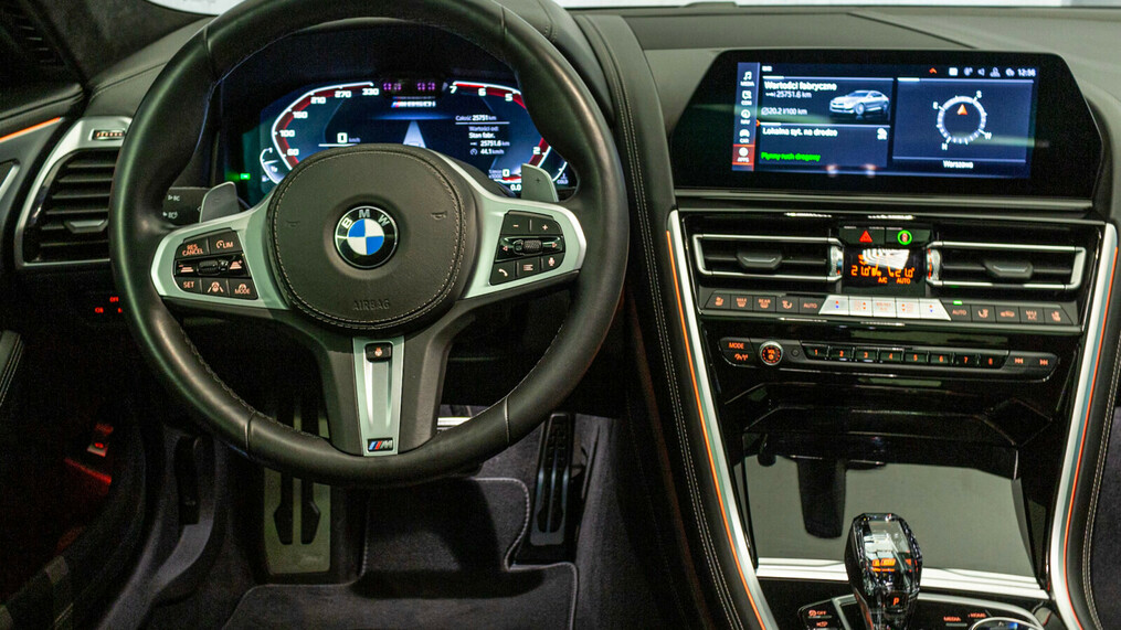BMW Serii 8, 850