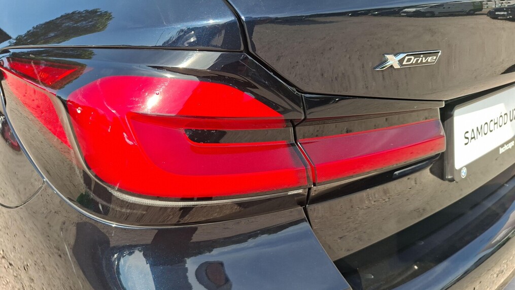 BMW Serii 5, 530