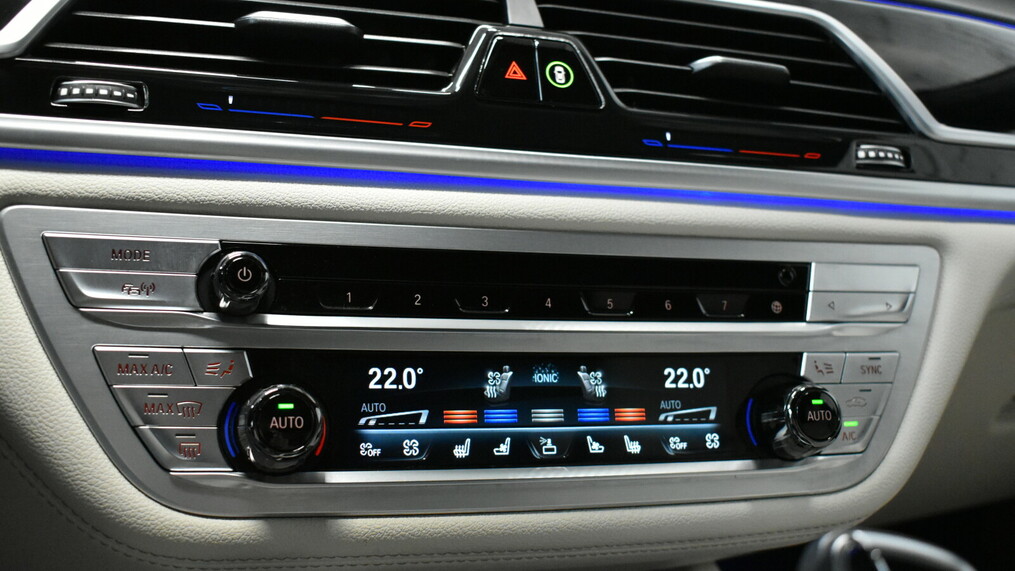 BMW Seria 7, 750