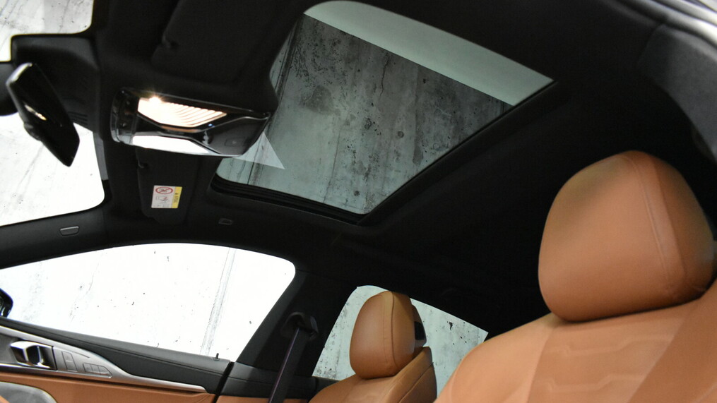 BMW Serii 8, 850