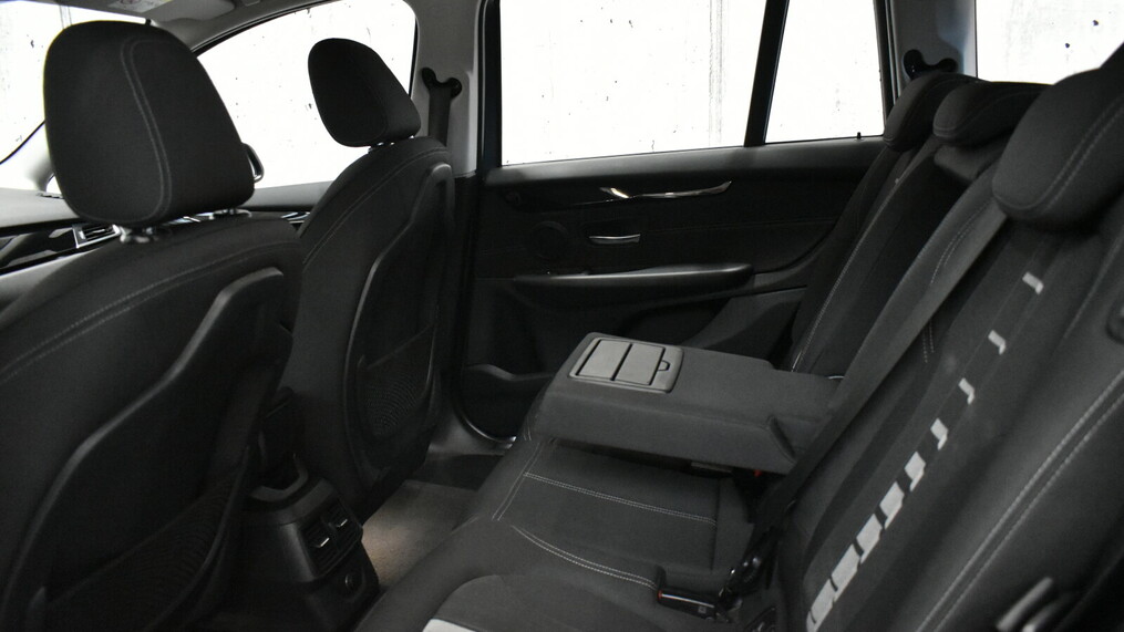 BMW Seria 2 218