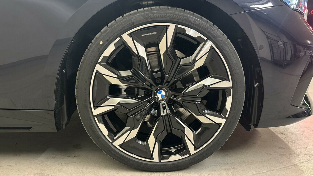 BMW Serii 5, 520