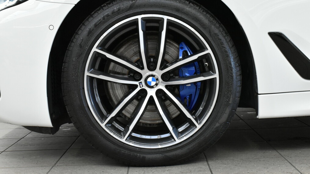 BMW Serii 5, 520