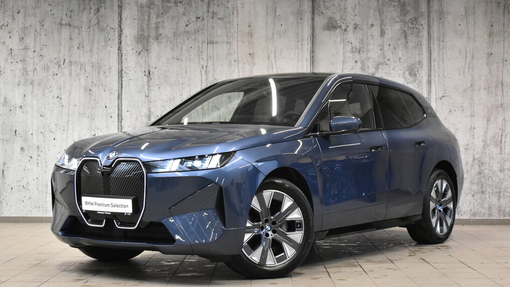 BMW iX