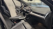 BMW Serii 2, 223