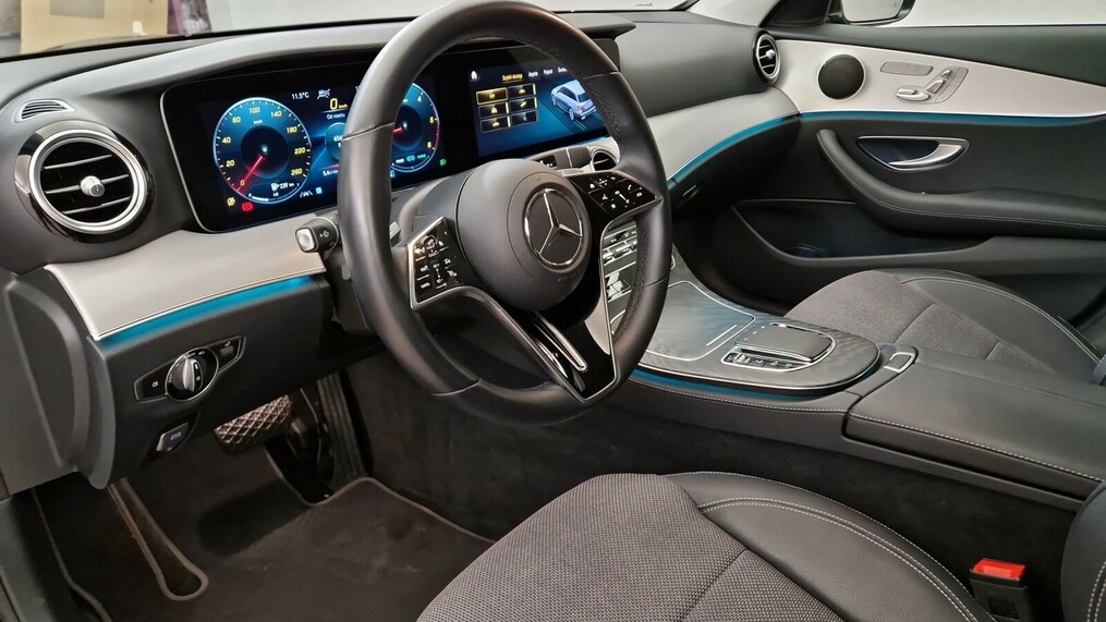 Mercedes-Benz E 220