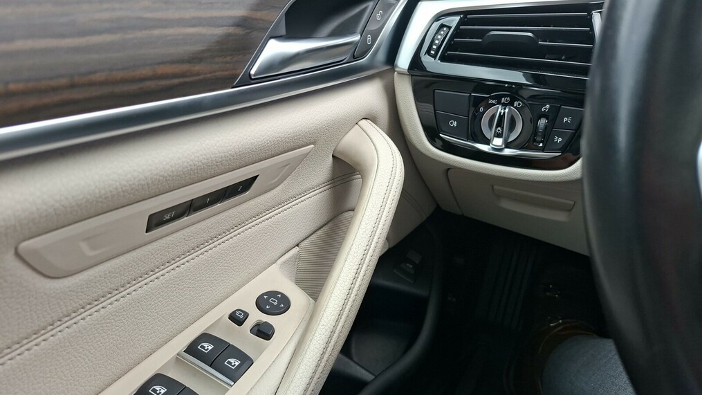 BMW Serii 5, 530