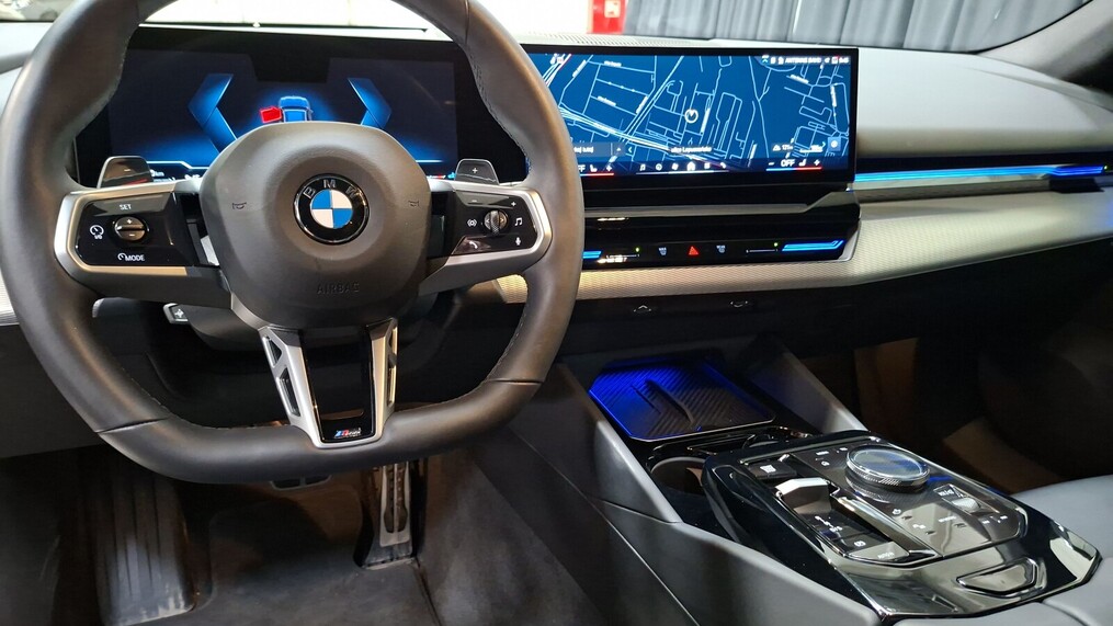 BMW Serii 5, 520