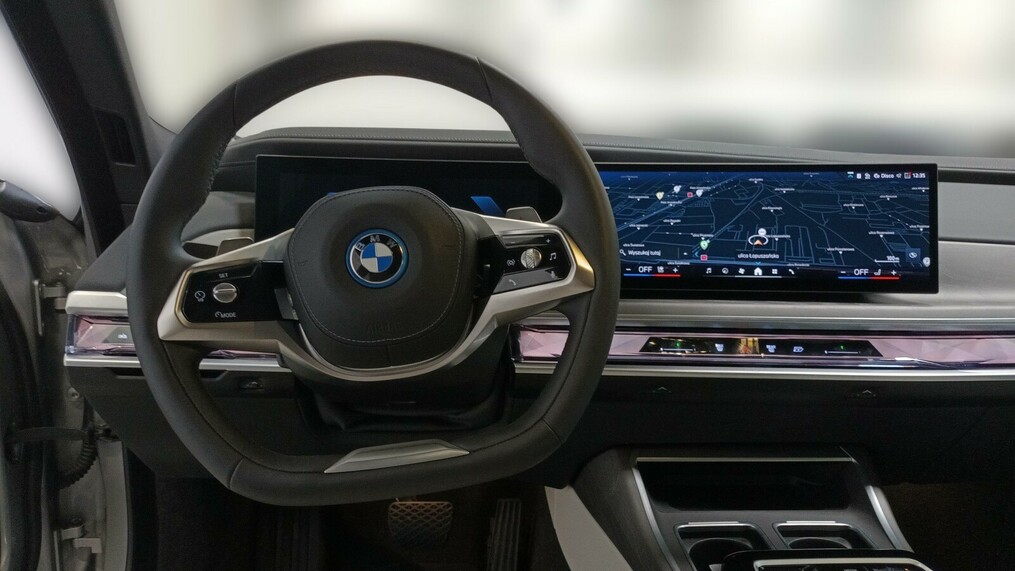 BMW Serii 7, 750