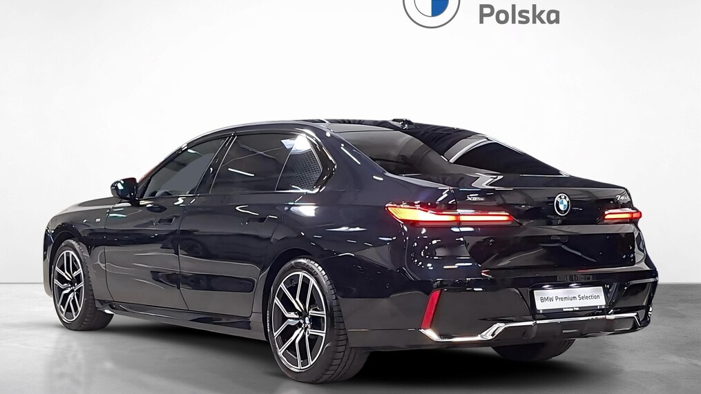 BMW Serii 7, 740