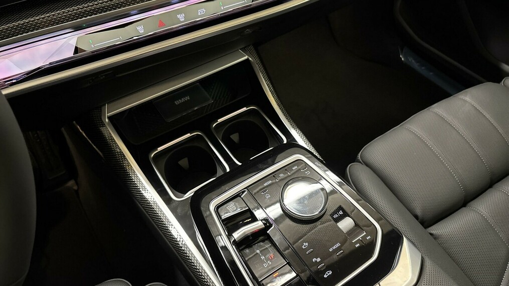 BMW Seria 7, 740