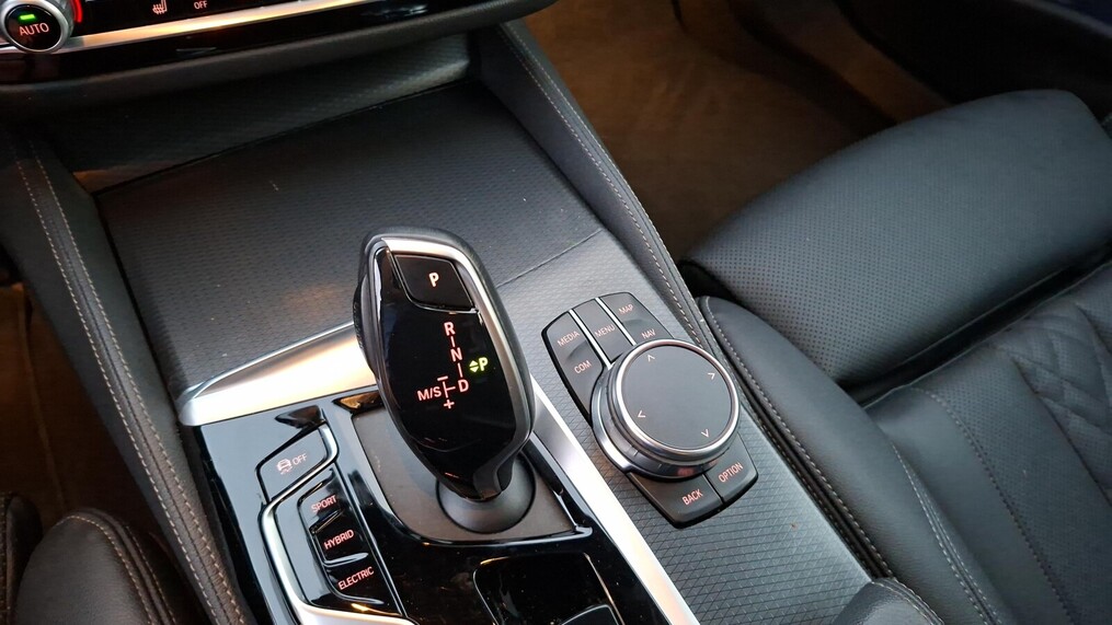 BMW Serii 5, 530