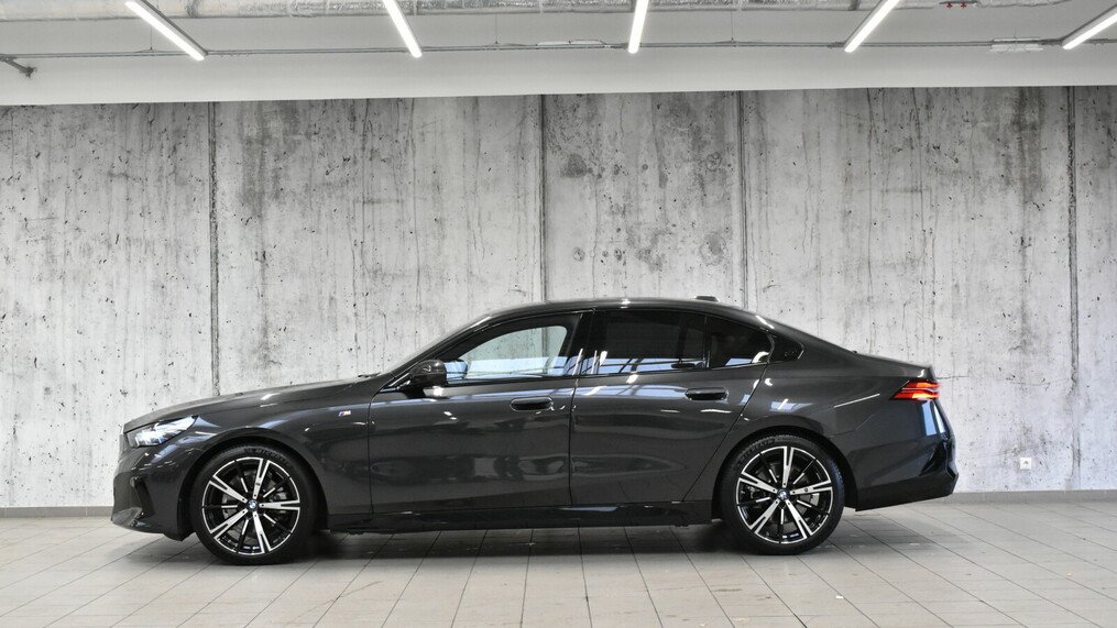 BMW Serii 5, 520