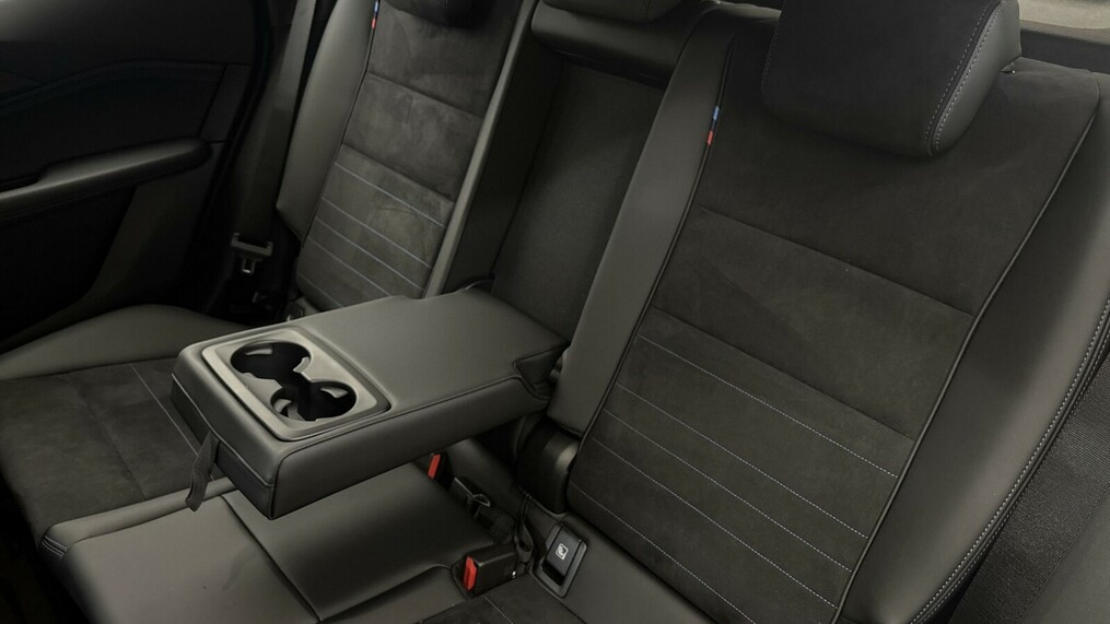BMW Serii 2, 218
