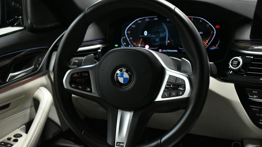BMW Serii 5, 520
