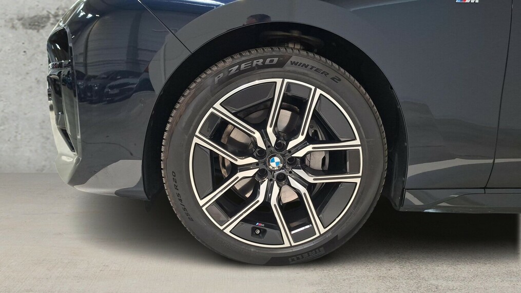 BMW Serii 7, 740