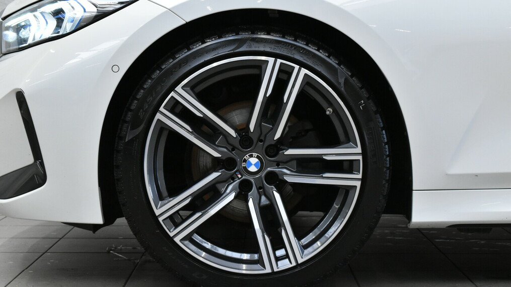 BMW Seria 3, 320