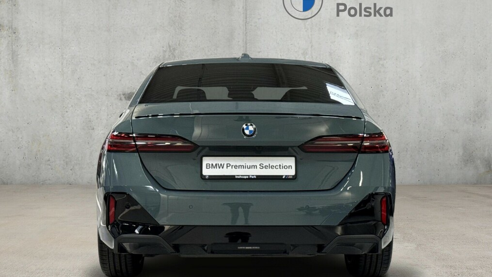 BMW Serii 5, 520