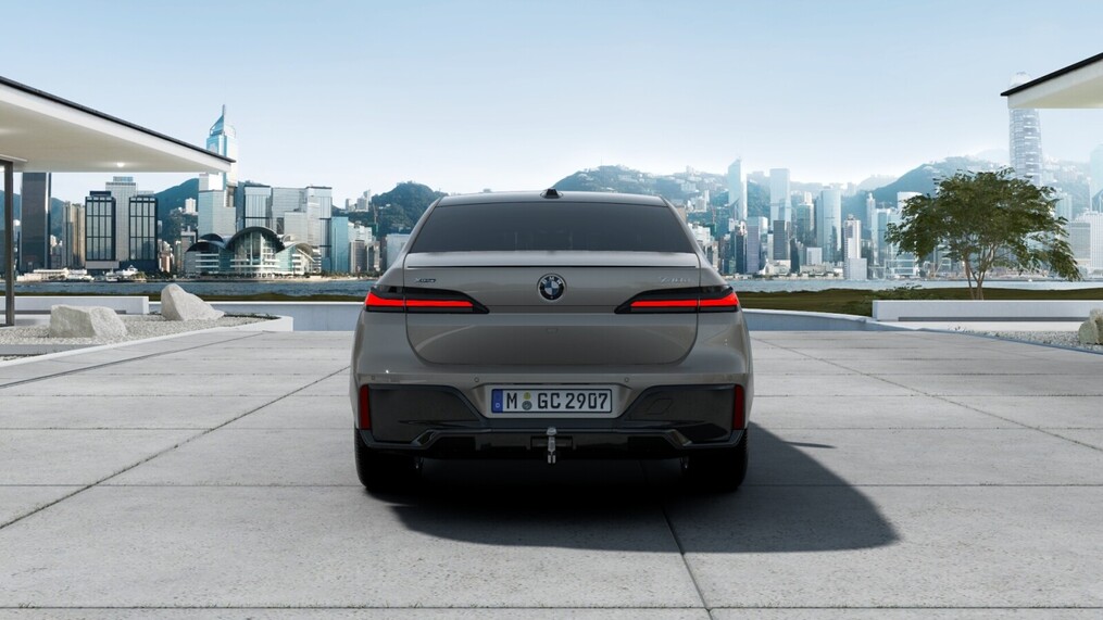 BMW Serii 7, 740