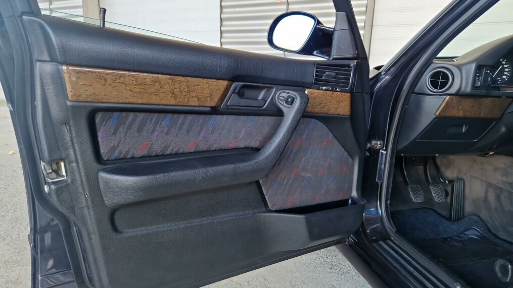 BMW Serii 5, 525