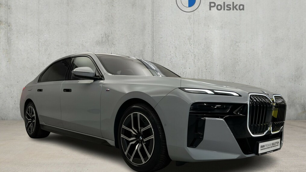 BMW Serii 7, 740