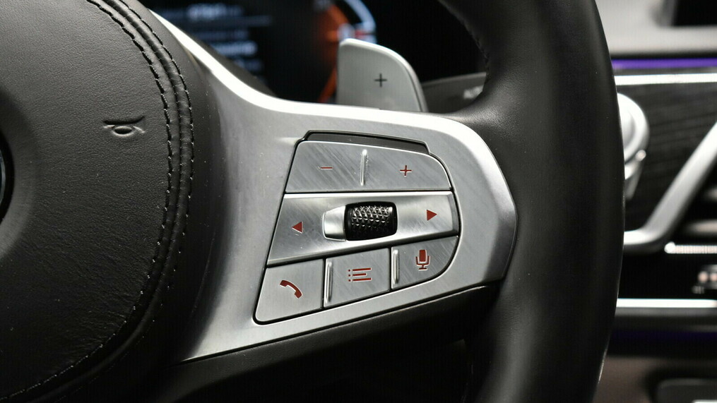 BMW Seria 7, 730