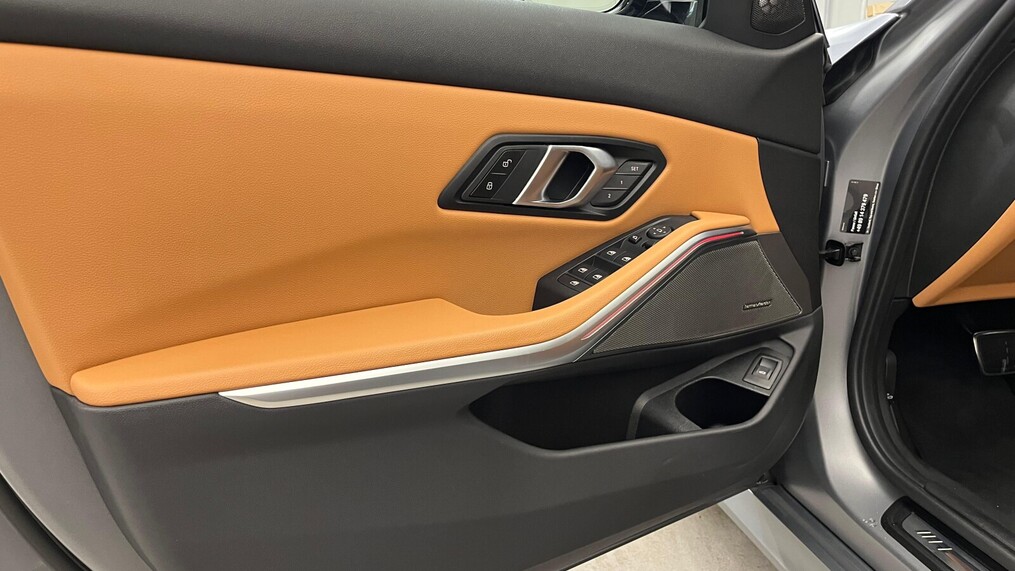 BMW Serii 3, 320