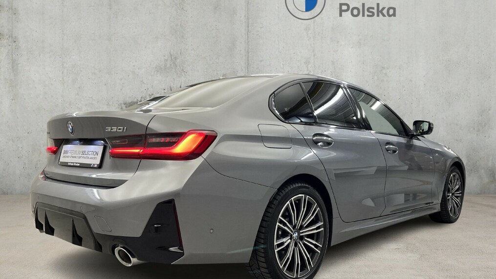 BMW Serii 3, 330