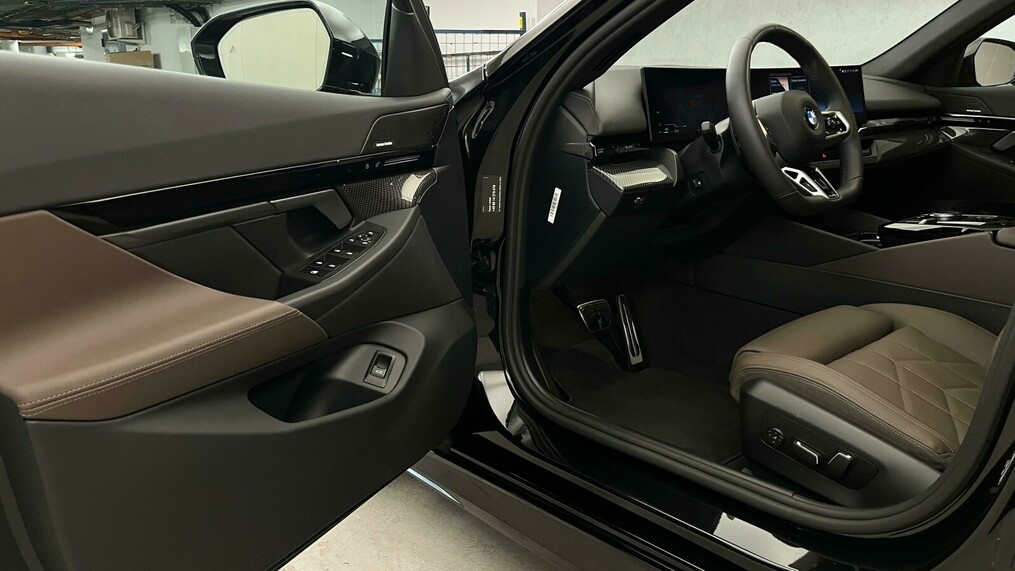 BMW Serii 5, 520