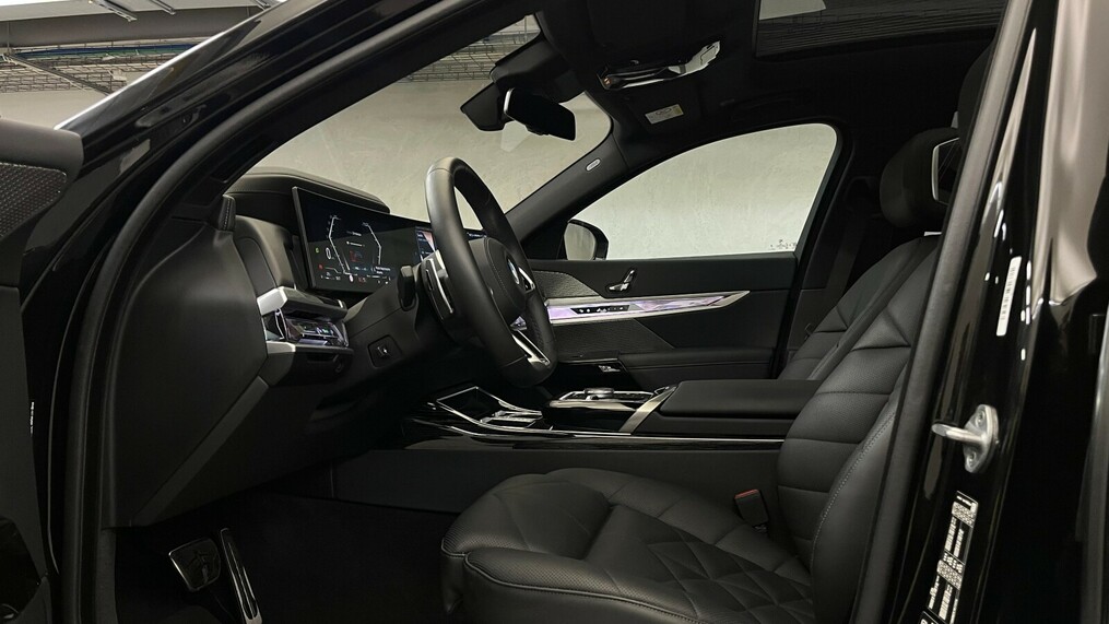 BMW Serii 7, 740