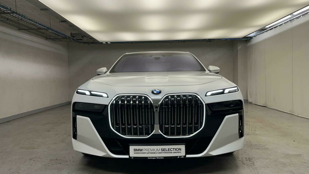 BMW Serii 7, 740