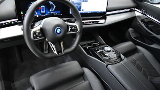 BMW Serii 5, 530