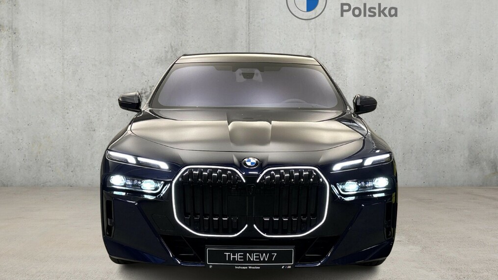 BMW Serii 7, 740