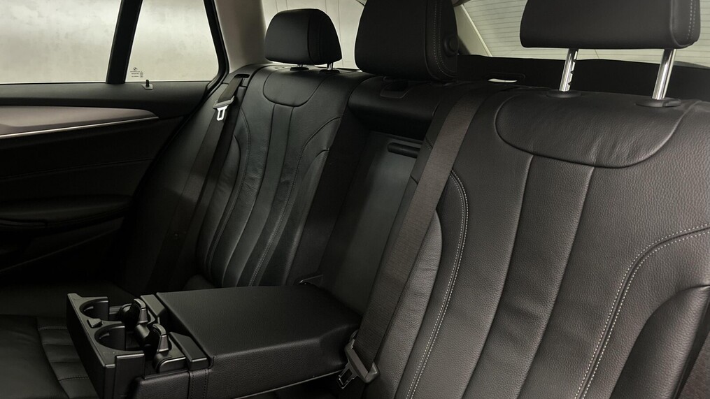 BMW Serii 5, 520