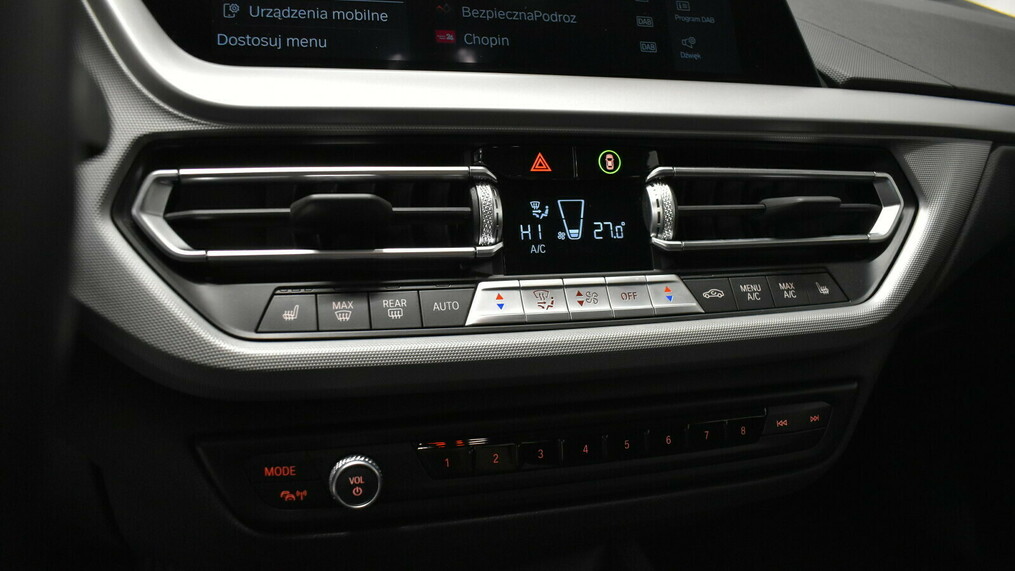 BMW Seria 2, 218