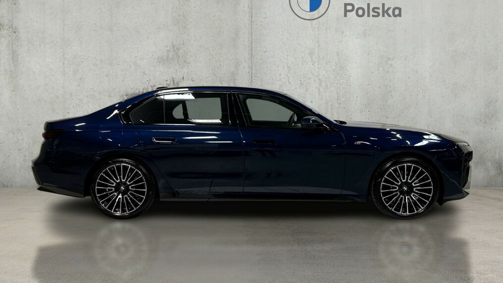 BMW Seria 7, 740