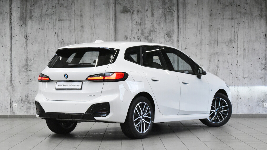 BMW Serii 2, 218