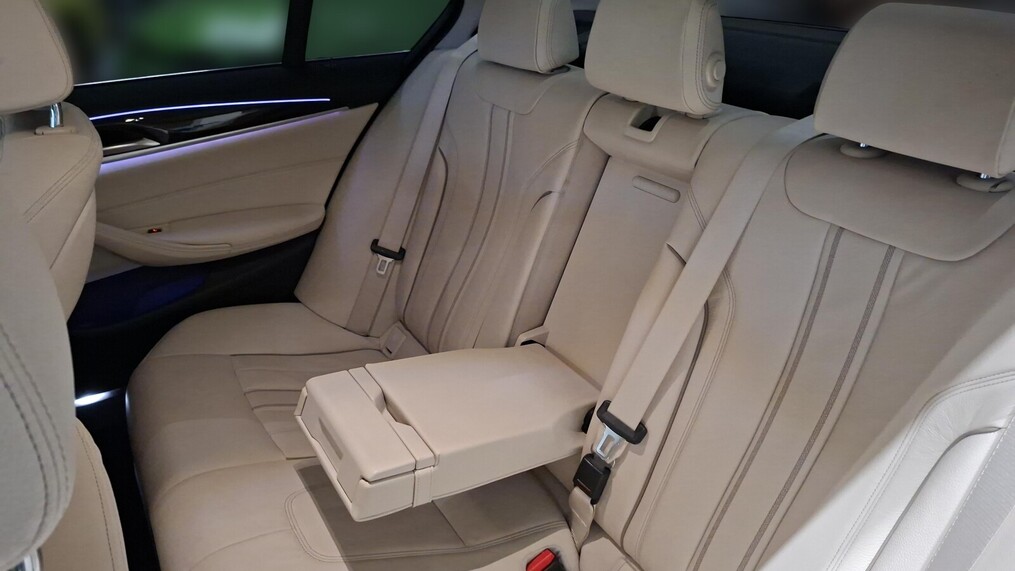 BMW Serii 5, 520