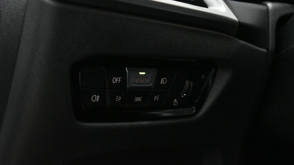 BMW Serii 3, 330